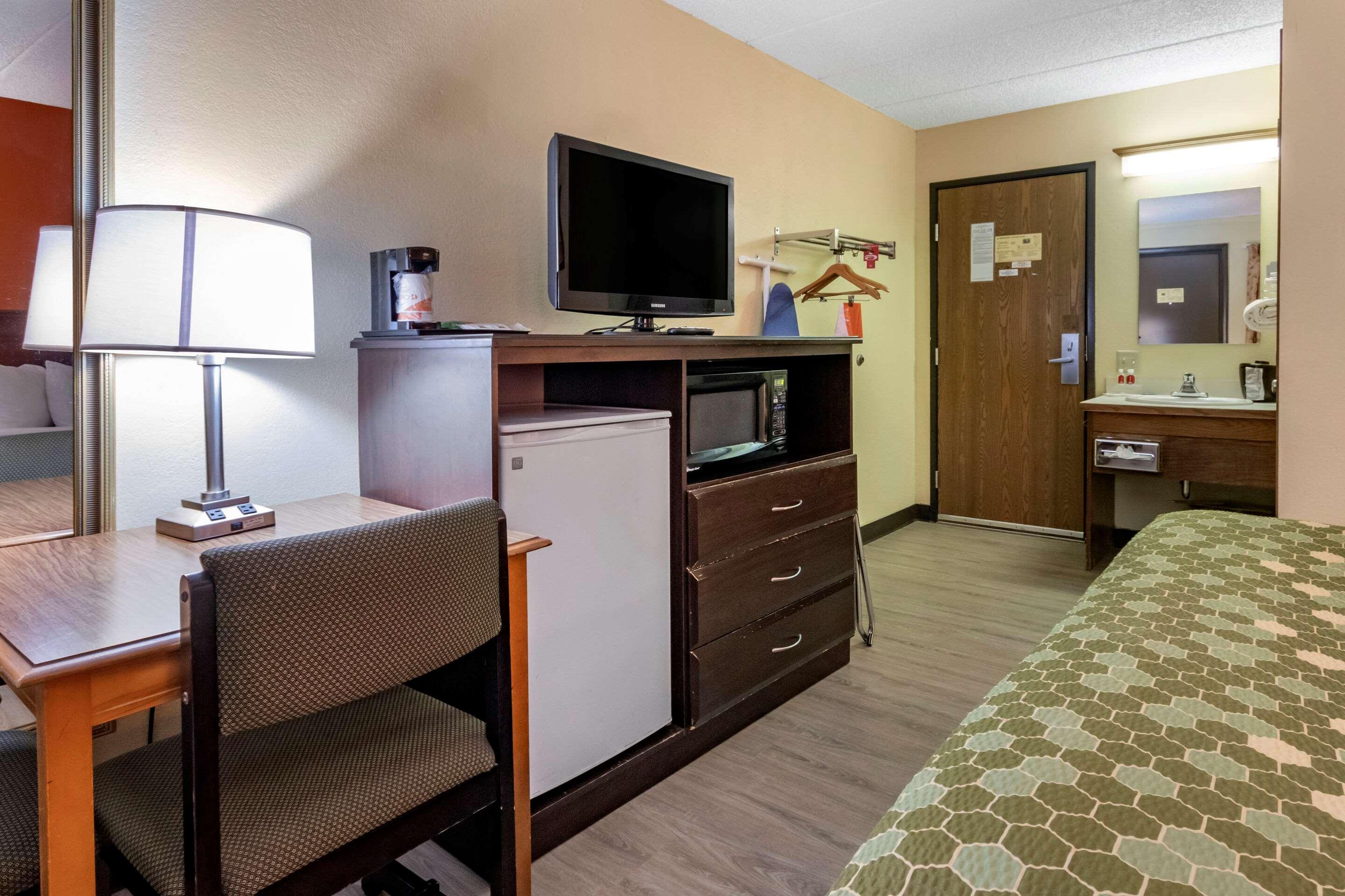 Econo Lodge Billings Buitenkant foto